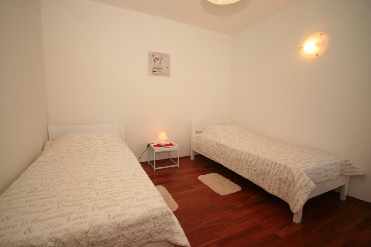Apartment Mimoza 5, Baska, Krk 外观 照片